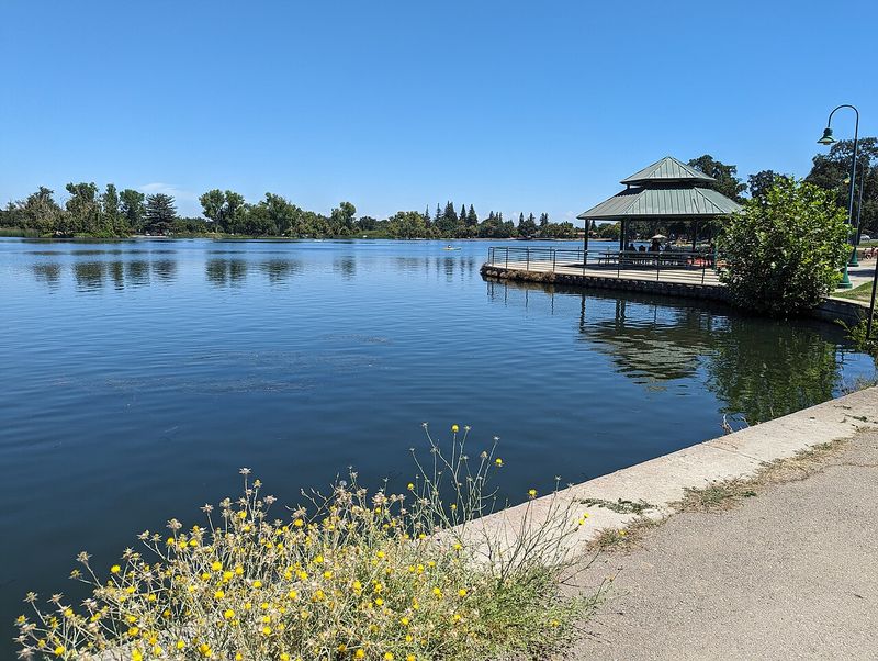 Lodi Lake on a summer day